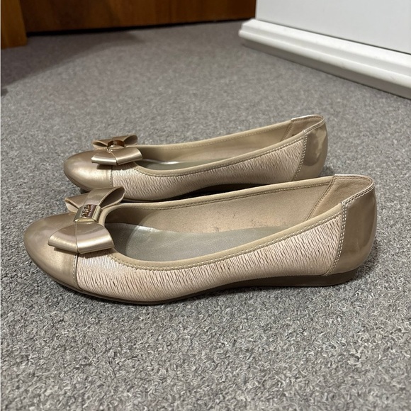 Anne Klein Sport Metallic Gold Flats with Bows - Picture 4 of 10